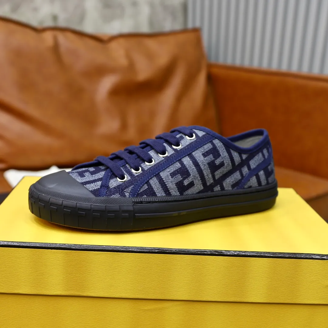 Factory price: 480 original order (couple model) Brand: FENDI Fendi 🙅‍♂️🙅‍♂️🙅‍♂️ Size: Female 35–40, Male 39-44 (45 can be customized) Grade: Official website genuine Material: Imported original LoGO fabric upper Original comfortable lining TPU wear-resistant lightweight outsole Style category: Loafers New trendy shoes Color: actual picture color